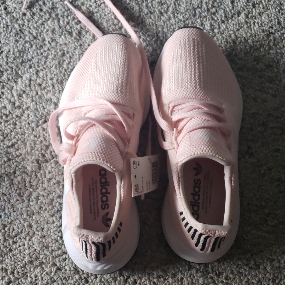 Womens Adidas sneakers